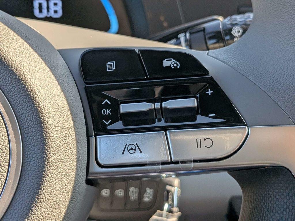 New 2026 White Hyundai SE image 24