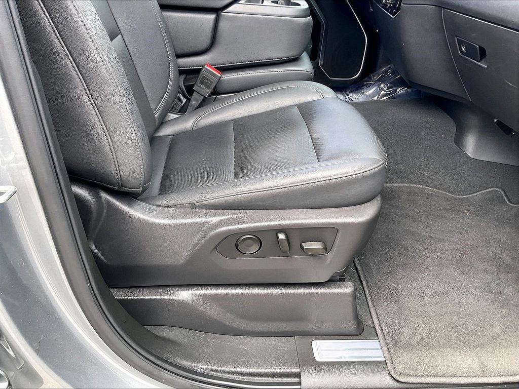 Used 2025 Sterling Metallic GMC SLT image 35
