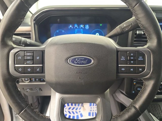 Certified Used 2025 Oxford White Ford Lariat image 31