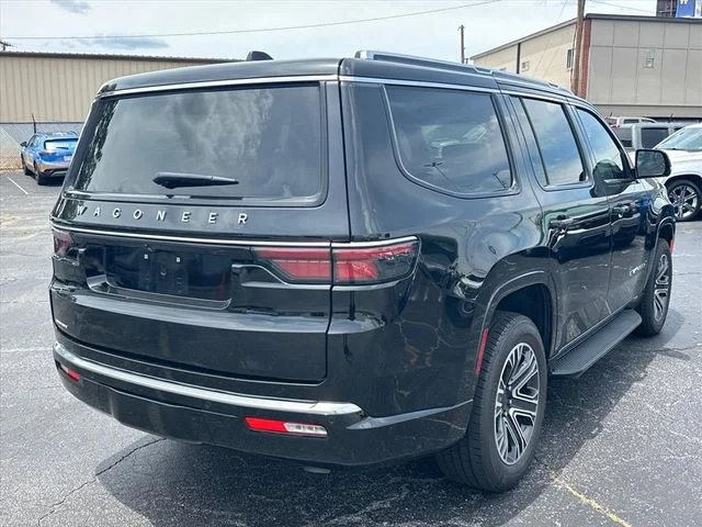 Used 2023 Black Jeep Base image 11