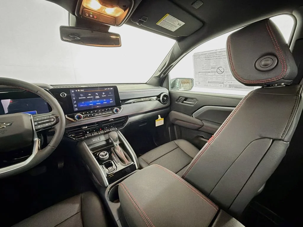 New 2026 Summit White Chevrolet Z71 image 19