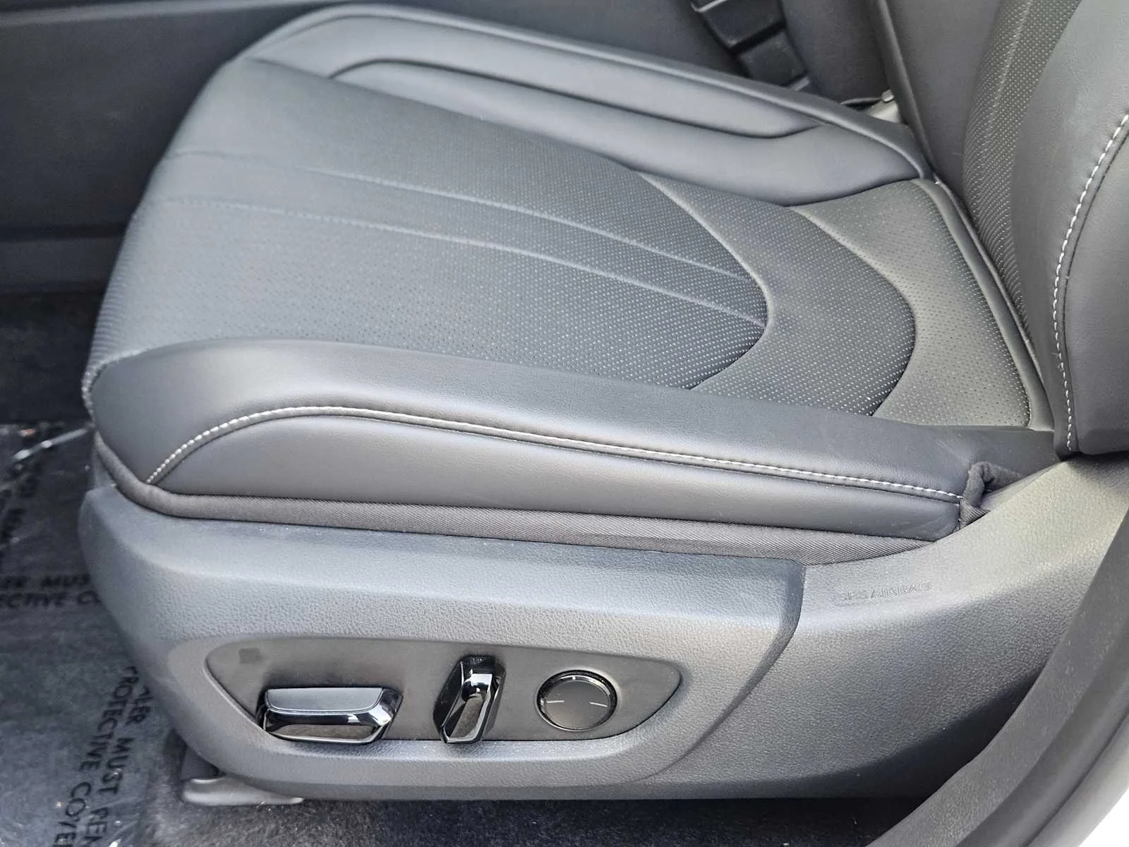 Certified Used 2025 WIND CHILL PEARL Lexus F SPORT Premium image 18