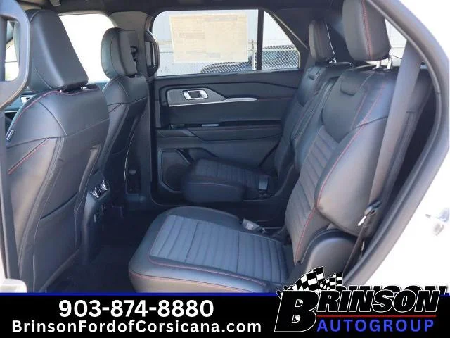 New 2026 Star White Metallic Tri-Coat Ford ST-Line image 30