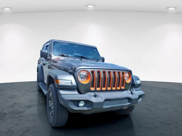 Used 2020 Gray Jeep Sport image 8