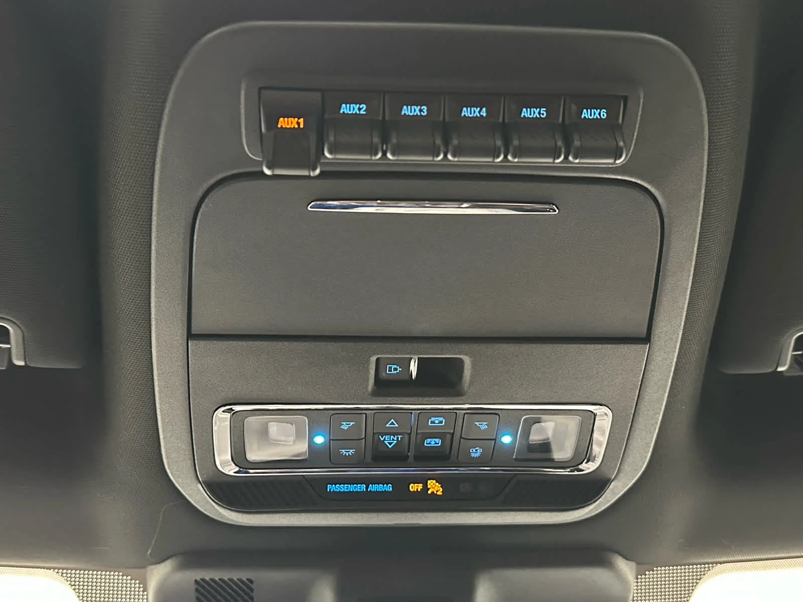 Used 2025 Space White Metallic Ford Raptor image 37