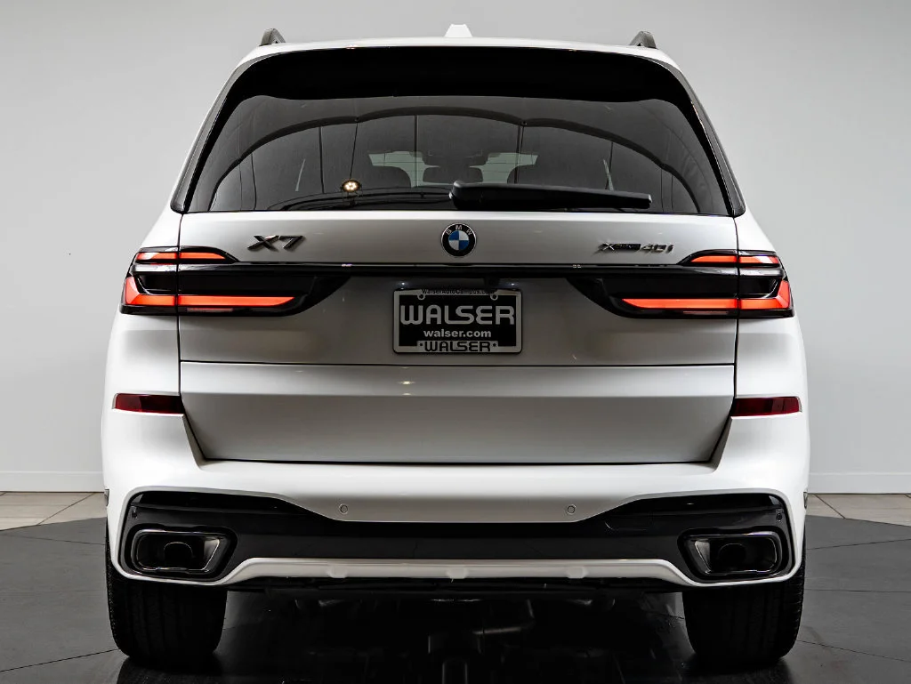 New 2027 White Metallic BMW xDrive40i image 7