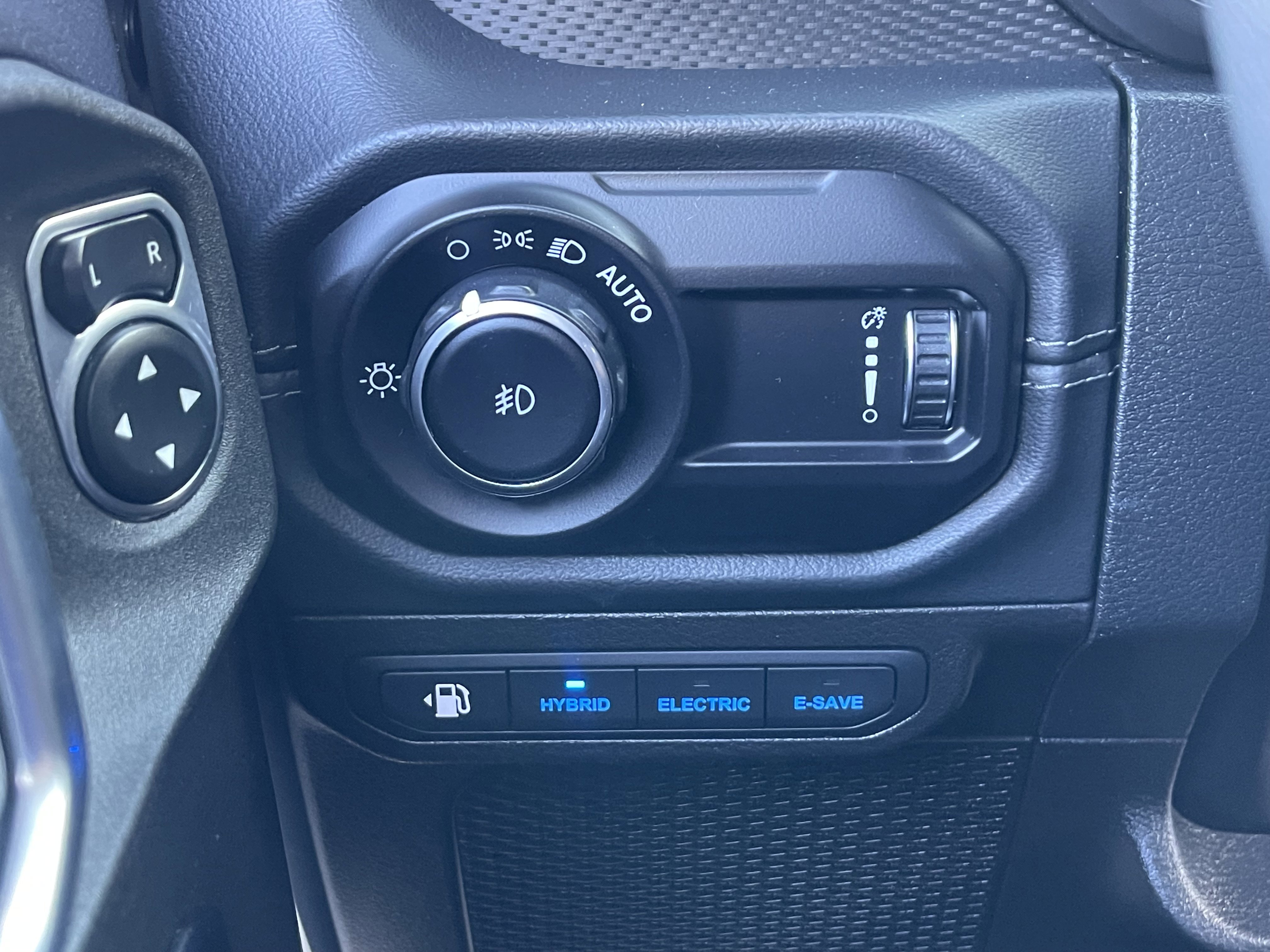 Used 2024 White/off-white Jeep Rubicon 4xe image 37