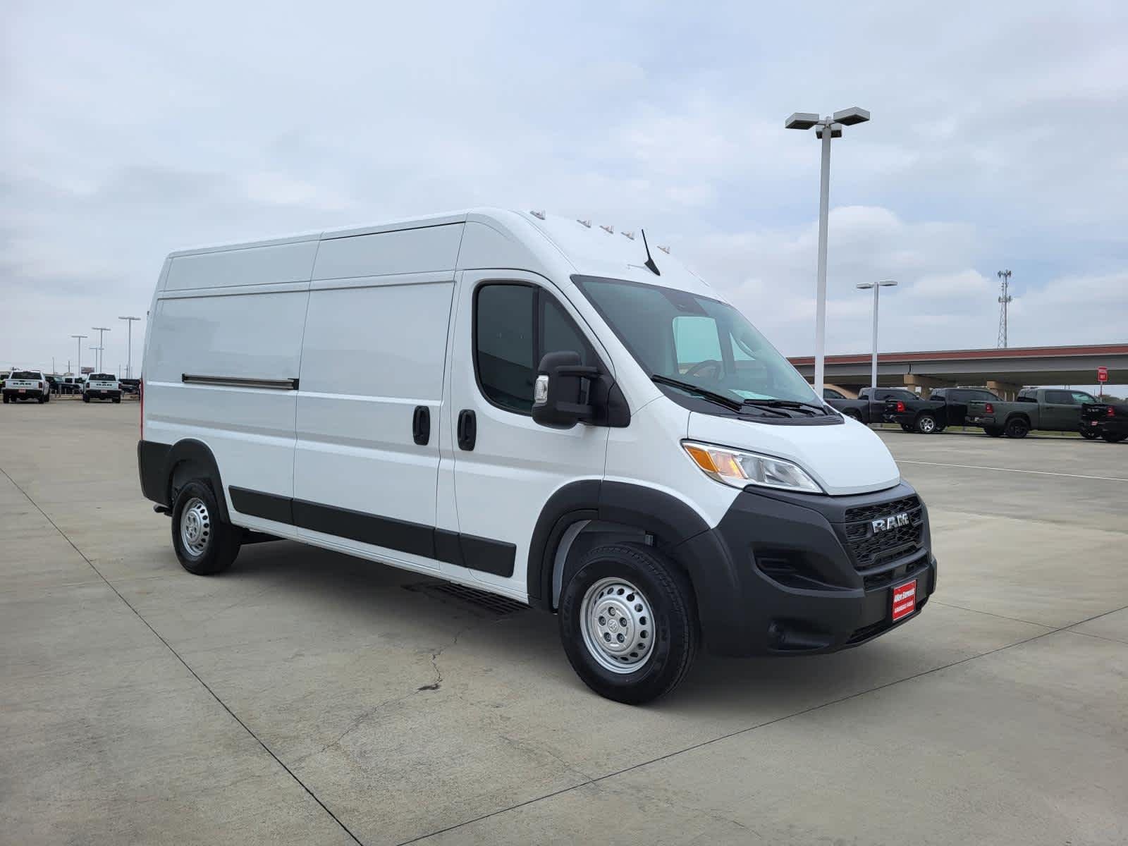 New 2026 Bright White Clear-Coat Exterior Paint RAM Tradesman image 7