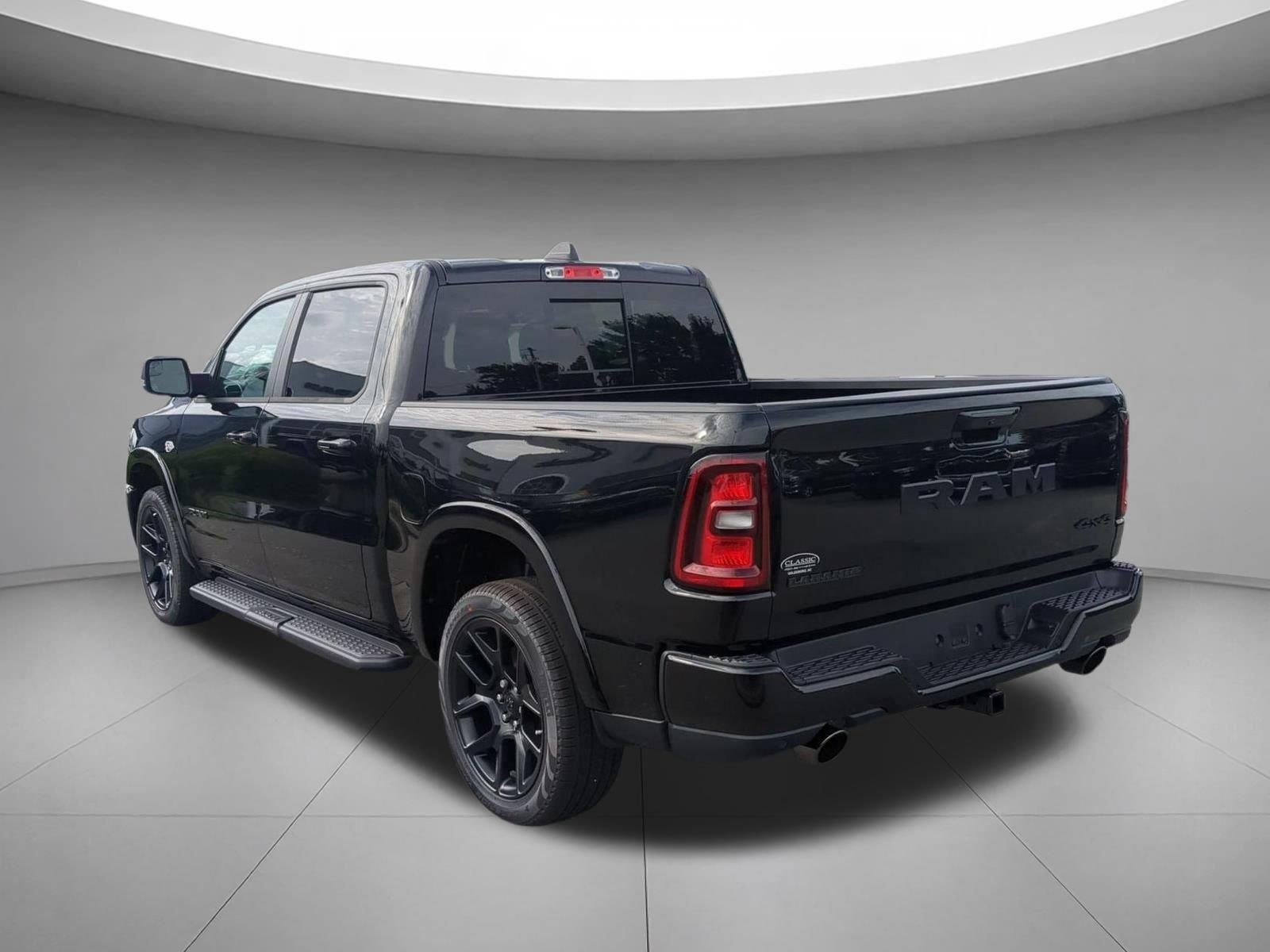 New 2026 Diamond Black Crystal Pearl-Coat Exterior Paint RAM Laramie image 3