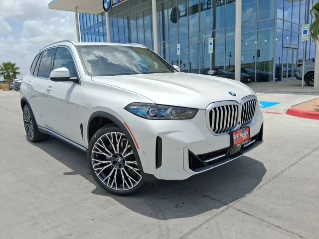 New 2026 Mineral White Metallic BMW sDrive40i image 1