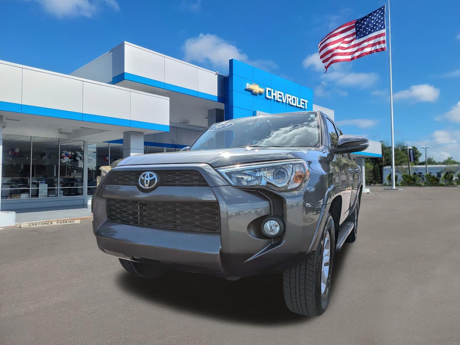 Used 2019 Magnetic Gray Metallic Toyota SR5 image 7