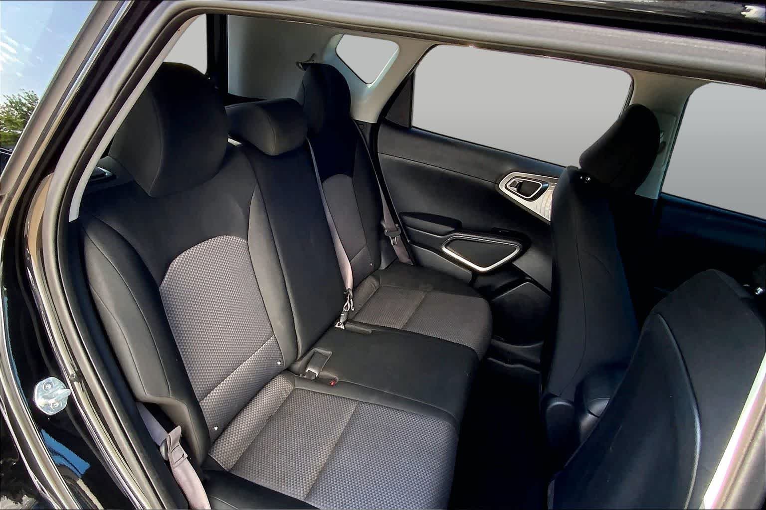 Used 2024 Fusion Black Kia LX image 18