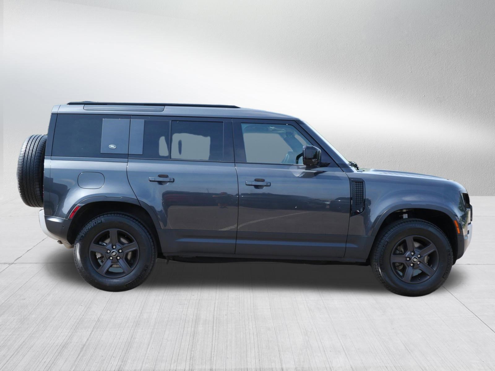 Certified Used 2023 Carpathian Grey Premium Metallic Land Rover S image 6