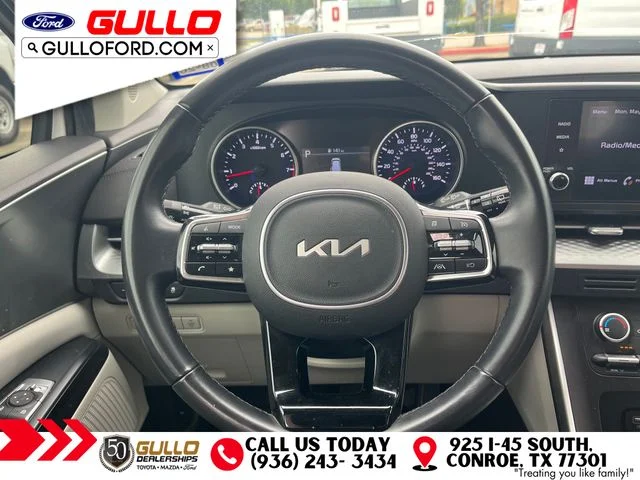 Used 2023 Snow White Pearl Kia LX Seat Package image 11