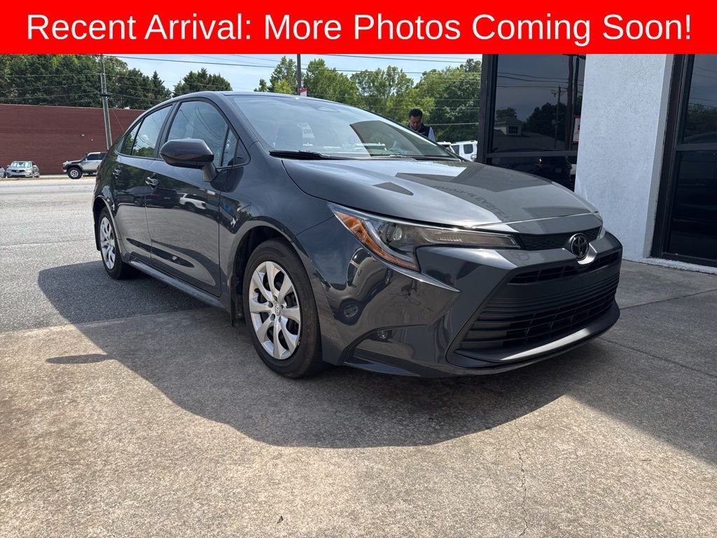 2025 Toyota Corolla LE CVT's photo