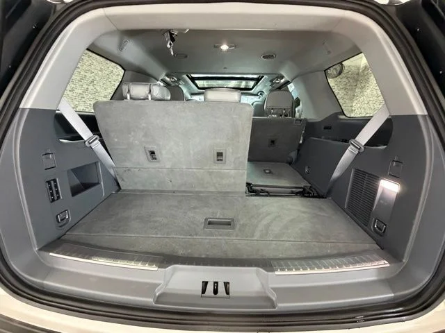 Used 2020 White Lincoln Reserve image 12
