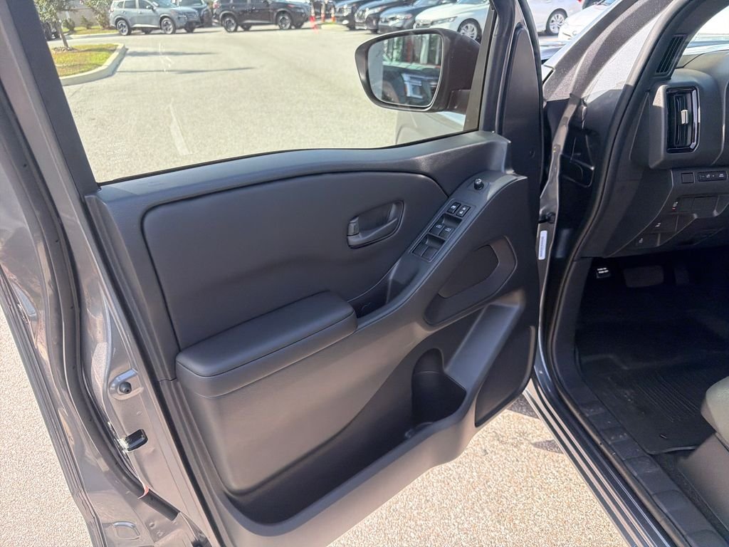 New 2026 Nissan Frontier SV 4D Crew Cab