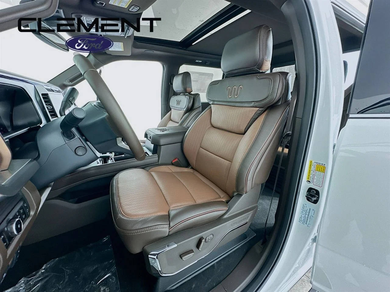 New 2026 Star White Metallic Tri-Coat Ford F-350® King Ranch® image 28