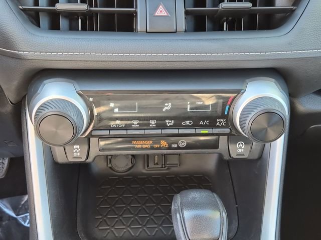 2021 Toyota RAV4 LE - Photo 15