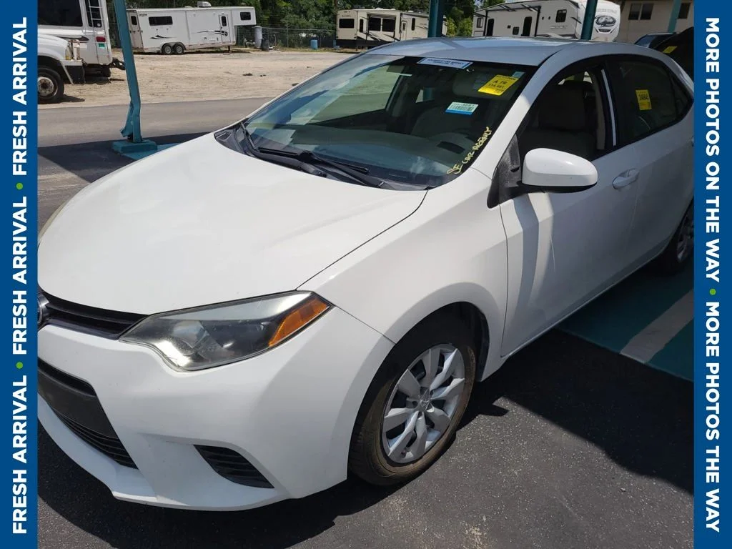 Used 2016 White Toyota LE image 9