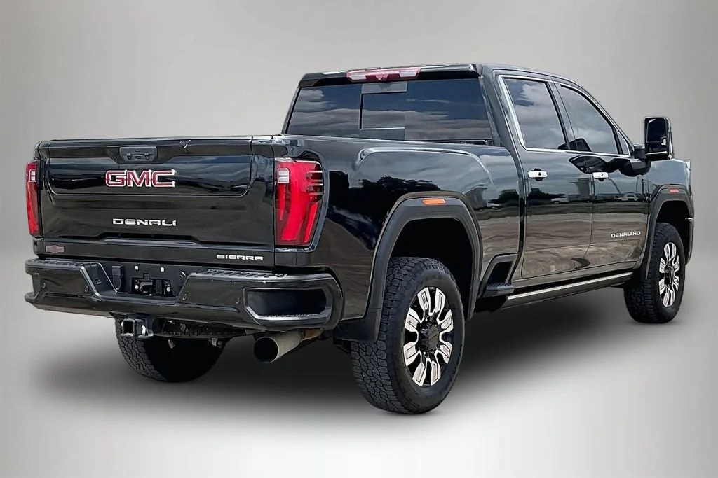 Used 2024 Onyx Black GMC Denali image 5