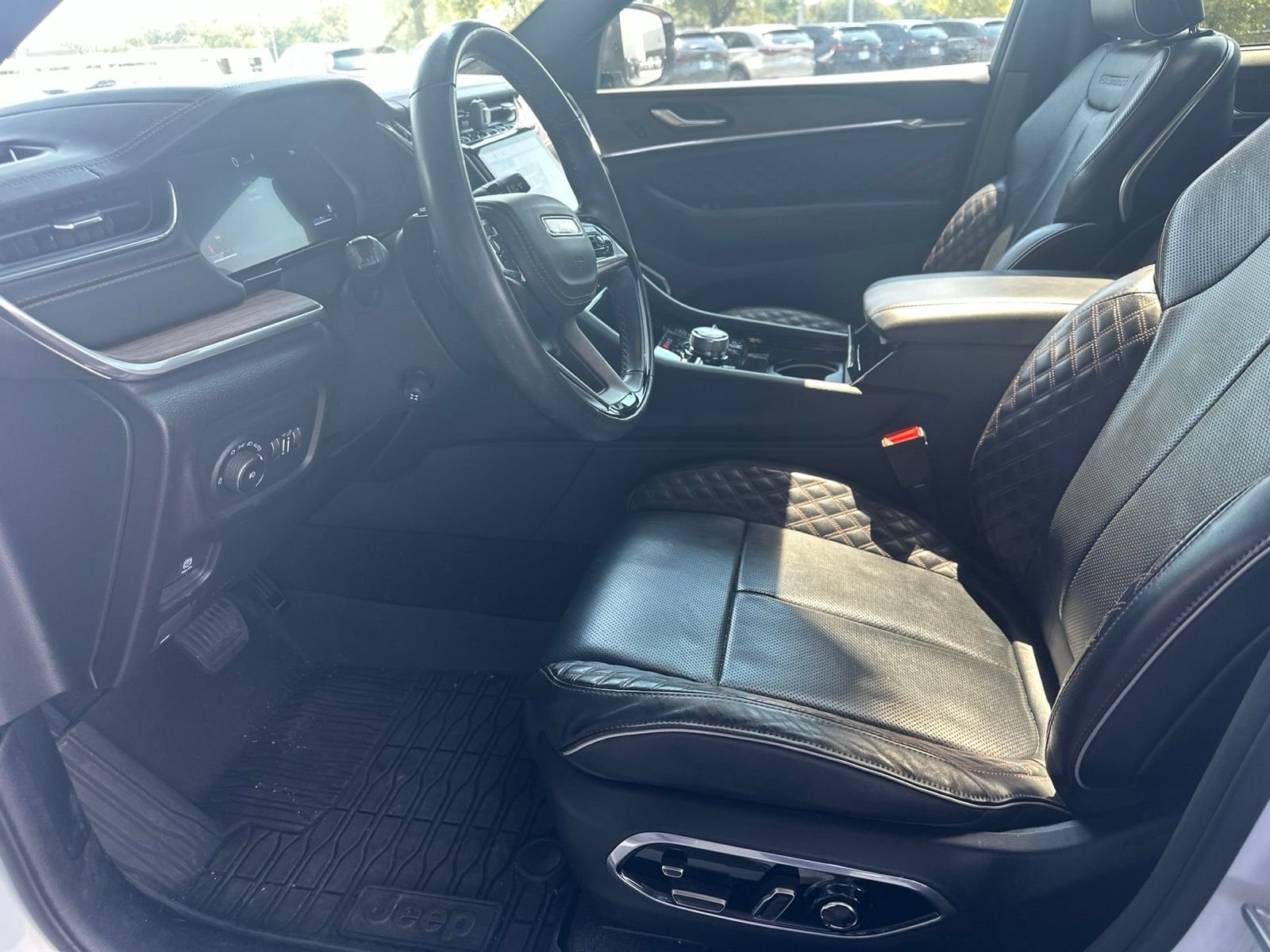 Used 2022 Bright White Clearcoat Jeep Summit image 9