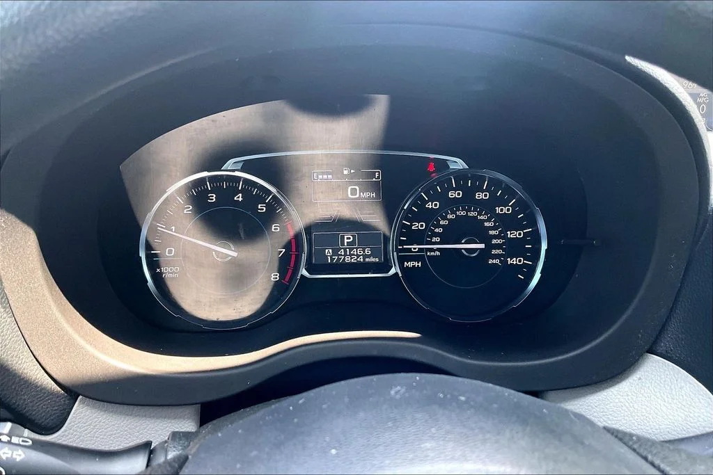 Used 2018 Blue Subaru 2.5i Premium image 19