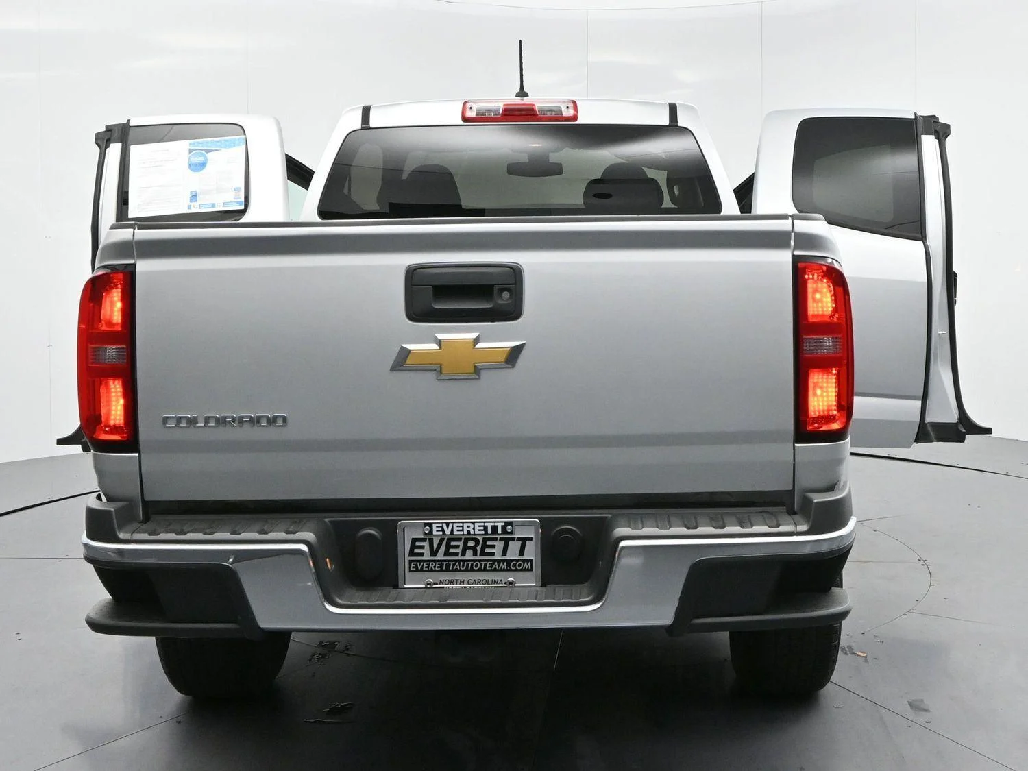 Used 2019 SILVER ICE METALLIC Chevrolet 2WD Work Truck image 36