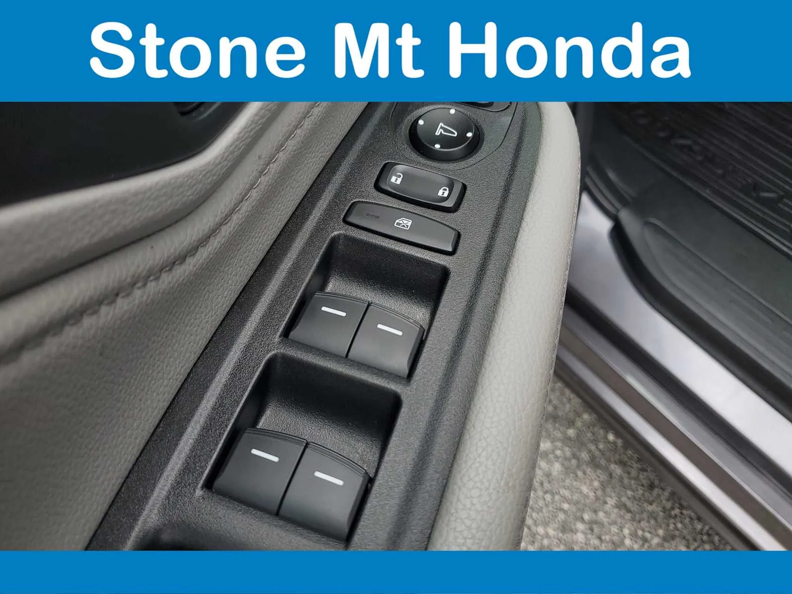 Used 2019 Modern Steel Metallic Honda Touring image 20