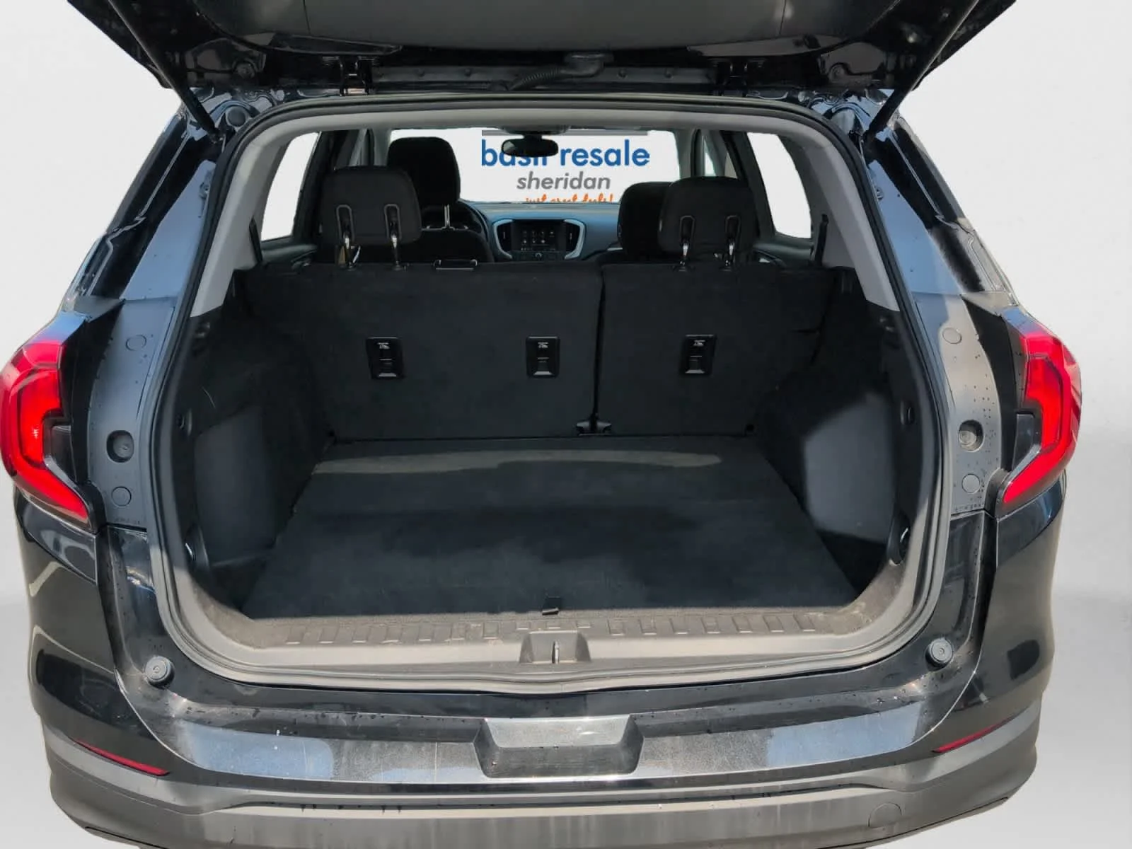 Used 2019 Ebony Twilight Metallic GMC SLE image 19