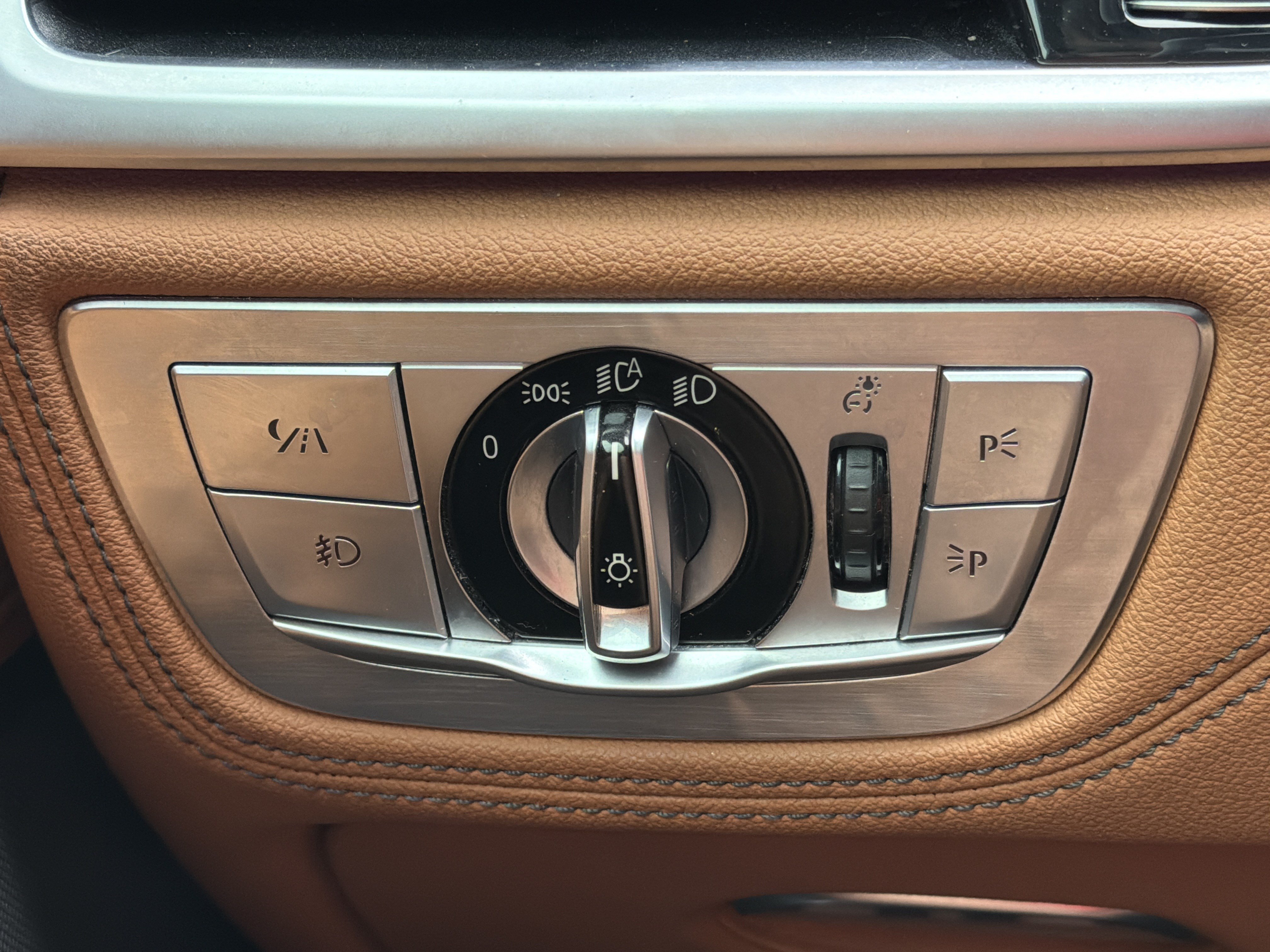 Used 2016 Singapore Gray Metallic BMW 750i xDrive image 13