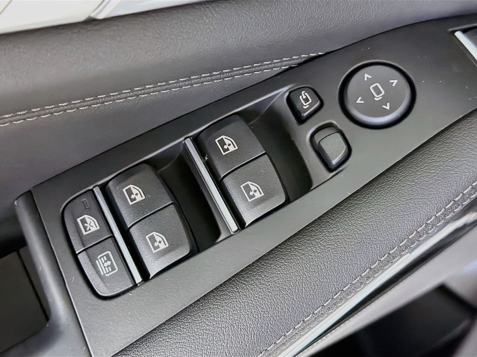 New 2027 Mineral White Metallic BMW xDrive40i image 18