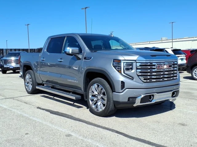 2023 GMC Sierra 4WD Crew Cab Short Box Denali's photo