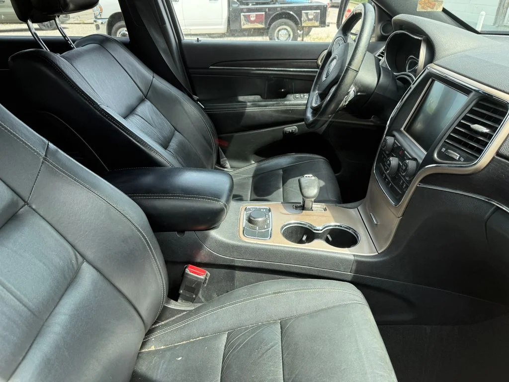 Used 2014 Red Jeep Limited image 4