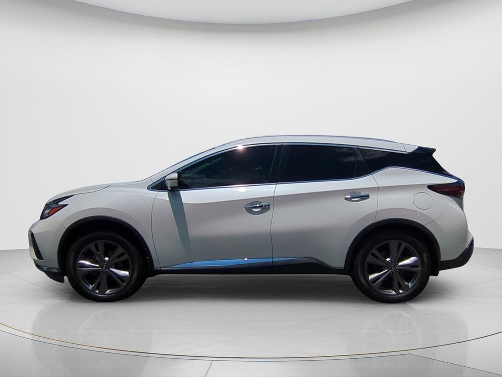 Used 2019 White Nissan Platinum image 8