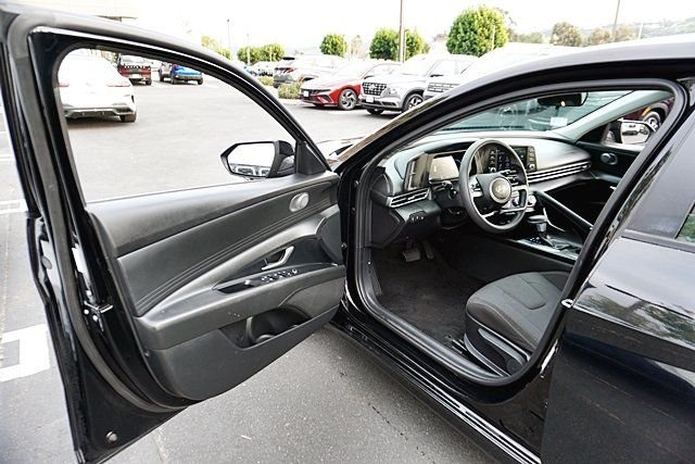 Used 2024 Black Hyundai SE image 32