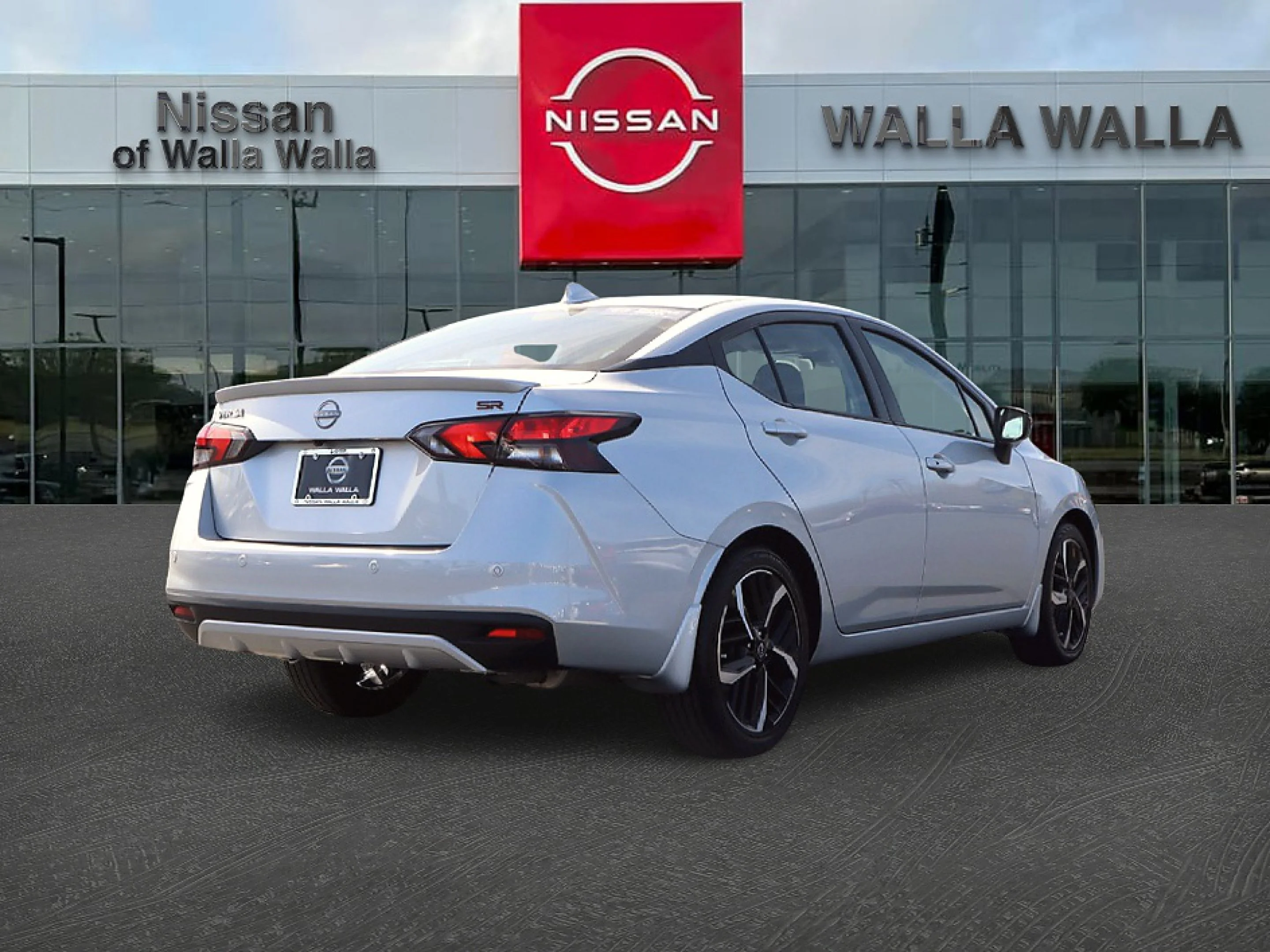 2025 Nissan Versa Sedan SR - Photo 6