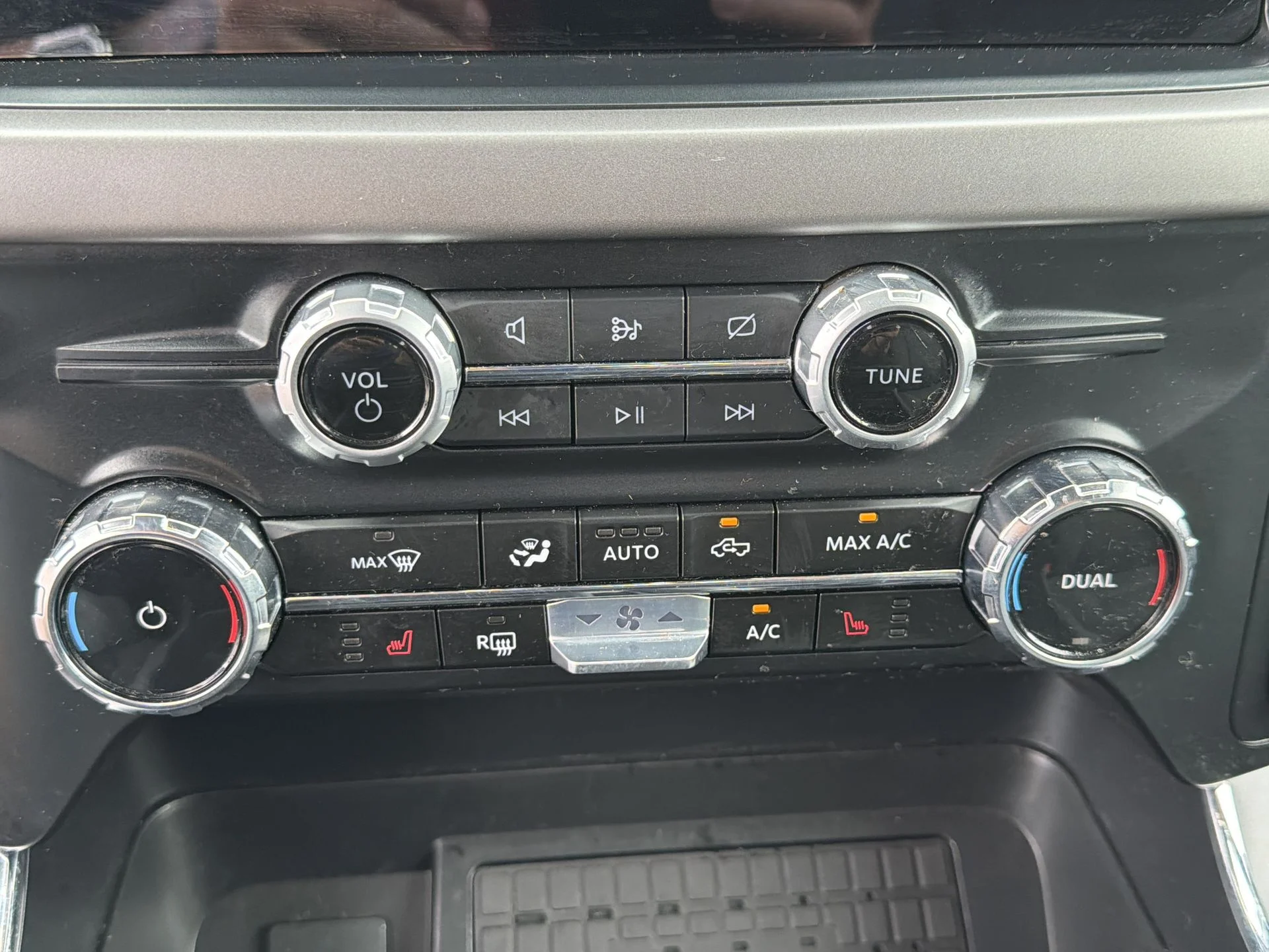 Used 2024 Red Metallic Ford XLT image 7