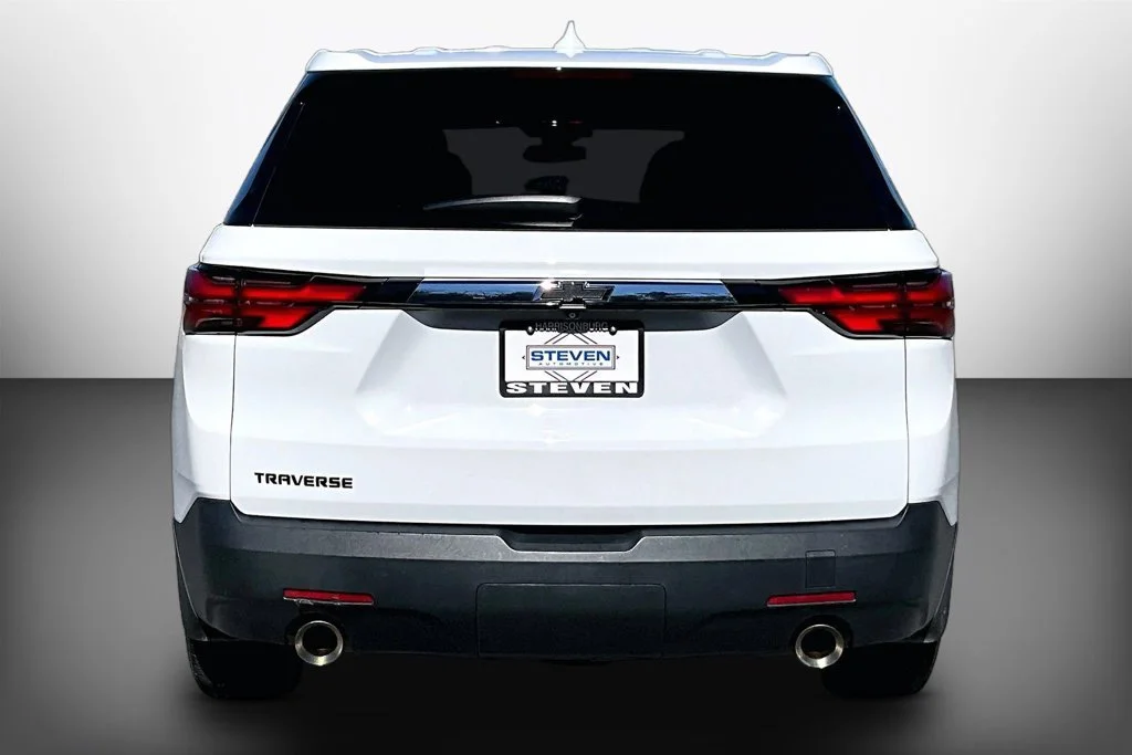 Used 2022 White Chevrolet LS image 5