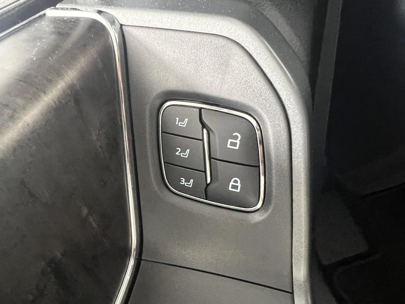 Used 2024 Star White Metallic Tri-Coat Ford LARIAT image 18