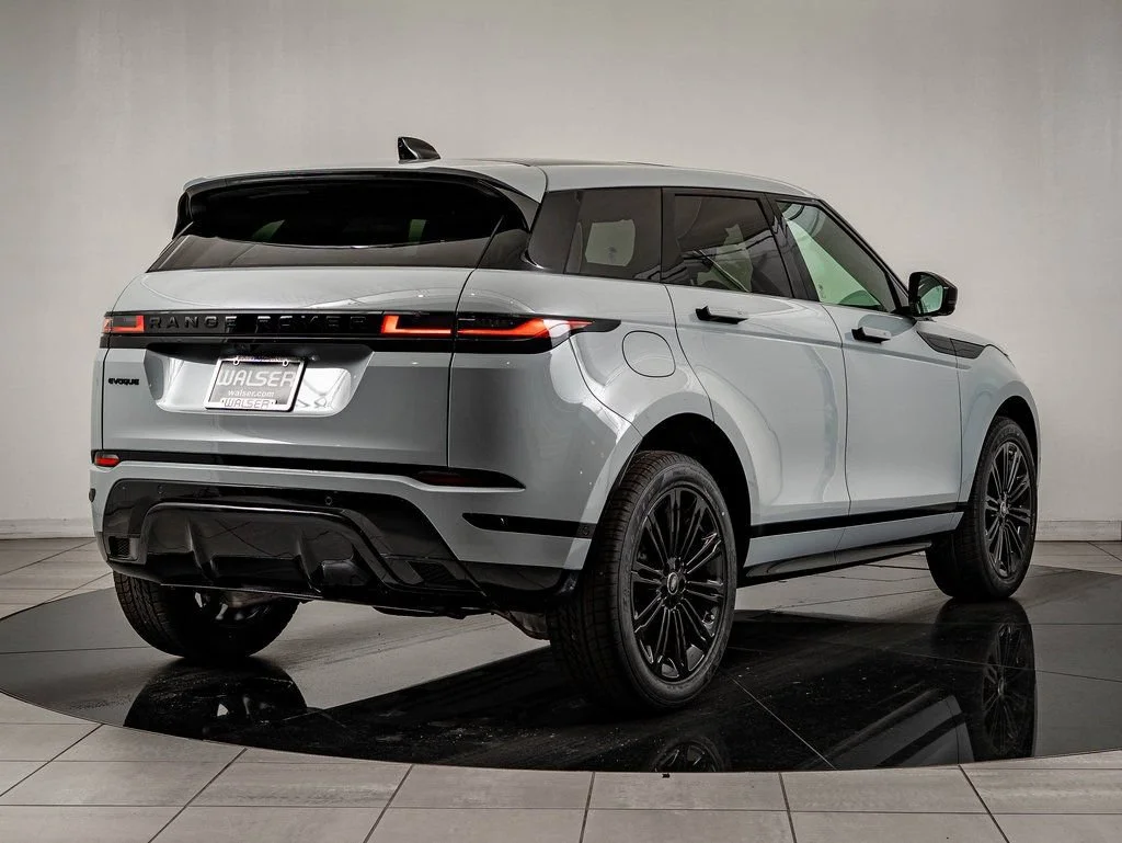 Used 2026 Arroios Grey Metallic Land Rover Dynamic image 10