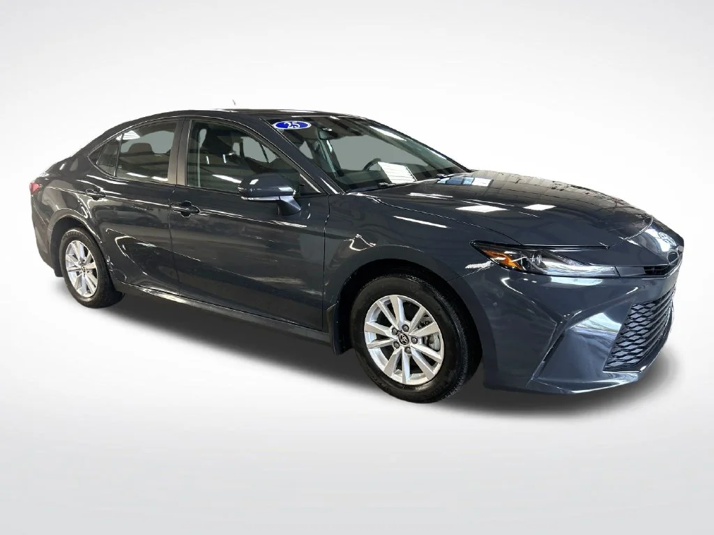 Used 2025  Toyota LE image 7