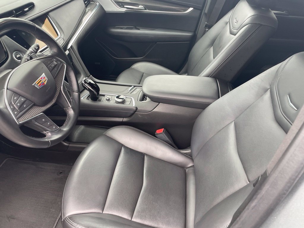 Used 2024 Argent Silver Metallic Cadillac Sport image 3