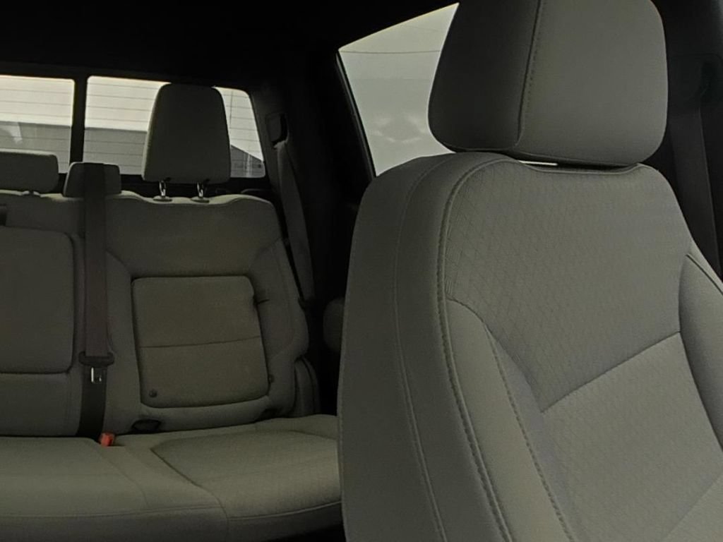 Used 2019 BLACK Chevrolet RST image 9