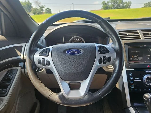 Used 2013 Silver Ford Limited image 14