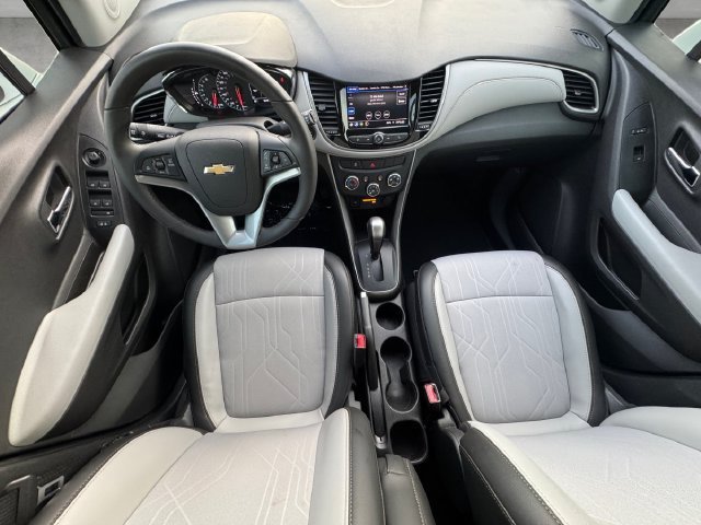 Used 2020 SUMMIT WHITE Chevrolet LT image 20