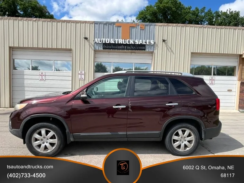 2011 Kia Sorento LX AT's photo
