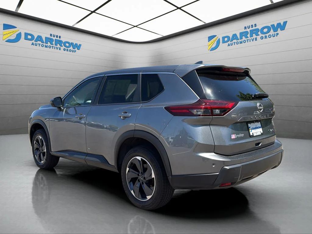 Used 2024 Gray Nissan SV image 3