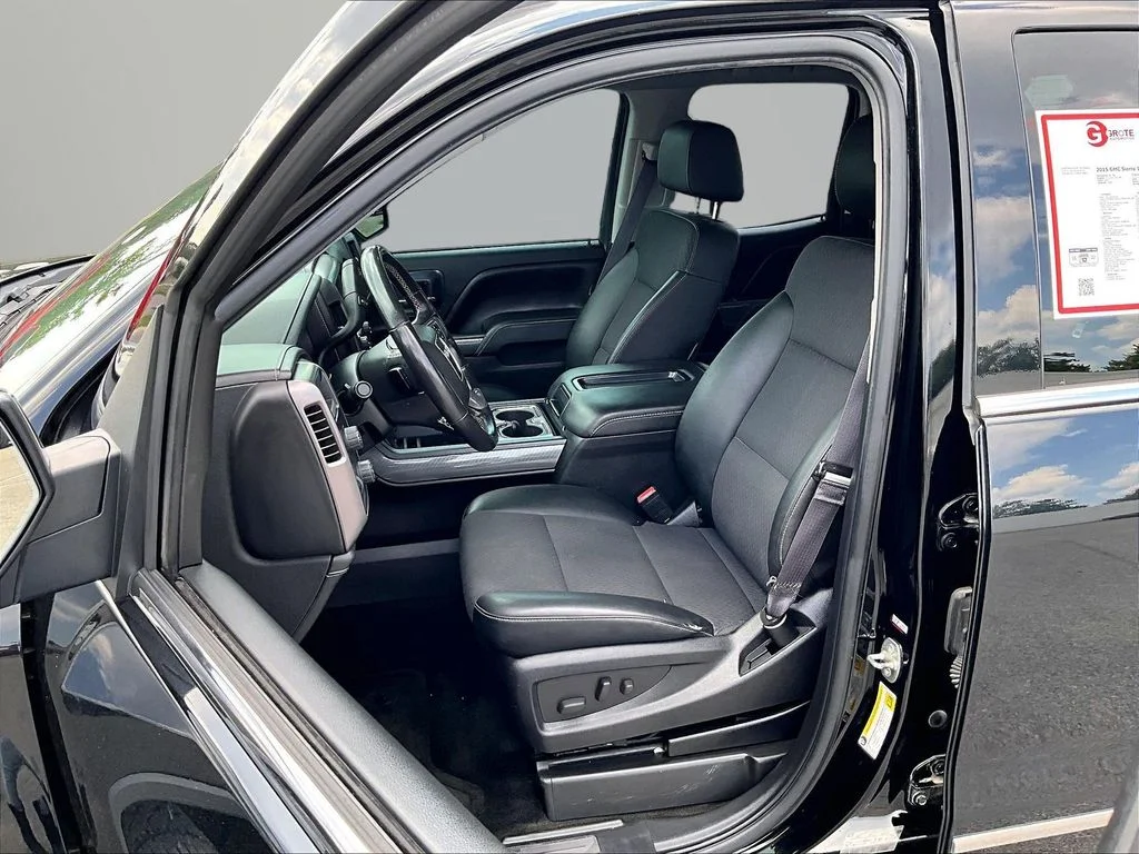 Used 2015 Black GMC SLE image 27