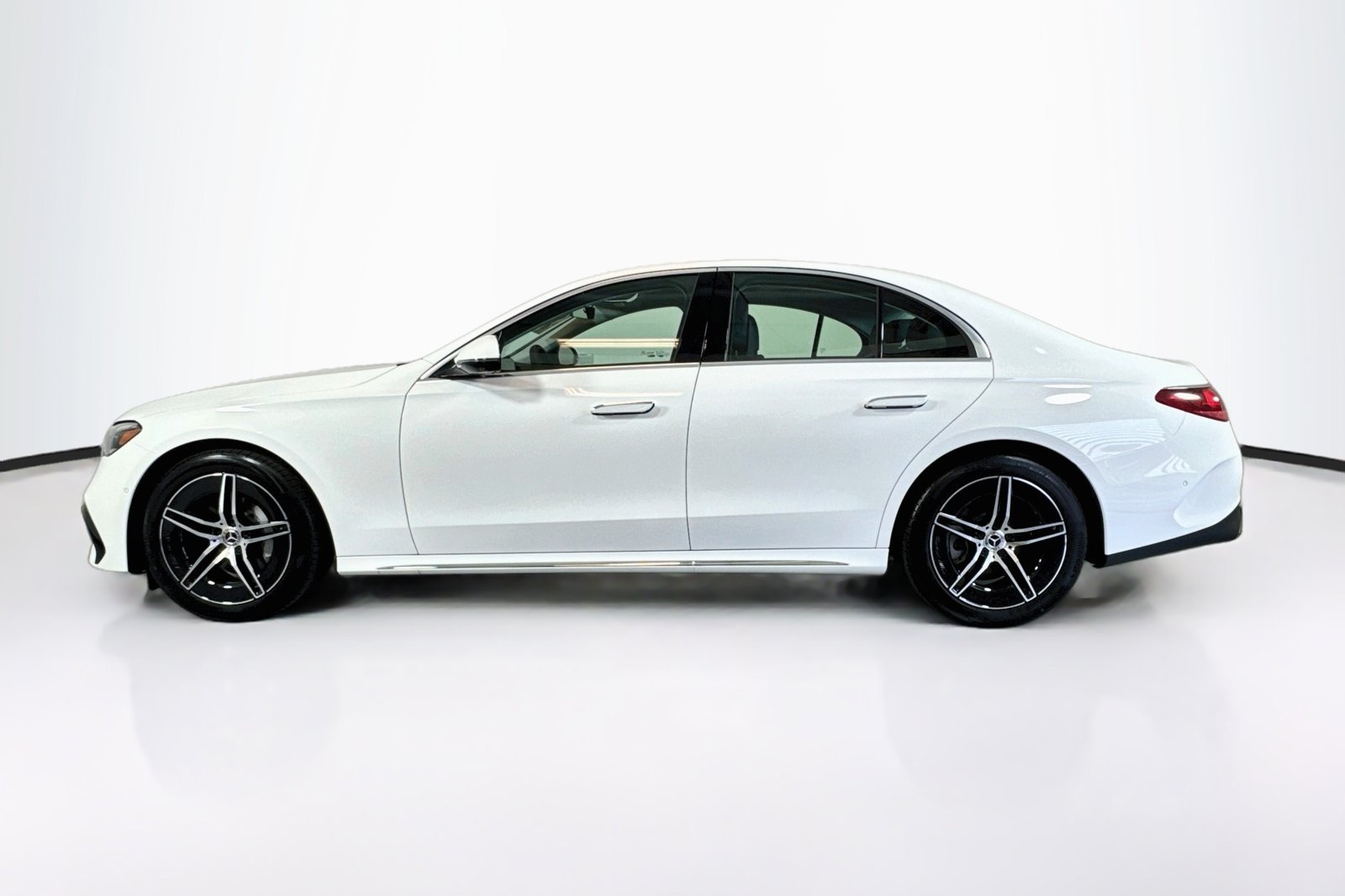 New 2026 Polar White Mercedes-Benz E 350 image 8